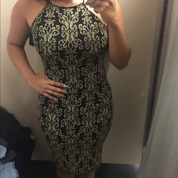 DRESS! 💛🖤 - Picture 1 of 4